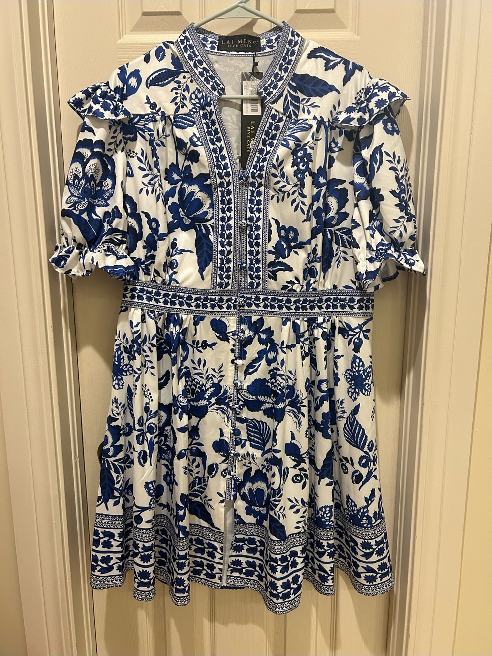 Lai-Meng Five Cats White Dress with Blue Floral Embroidery NWT